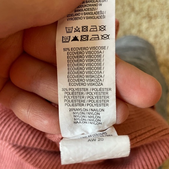 Soft Slouchy salmon pink Primark Sweater with scoop neckline in size small - Picture 6 of 6